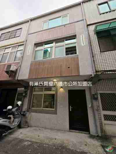 售桃園市龍潭區★★★龍潭近中科院逸園商圈整新活巷透天透天1,098萬