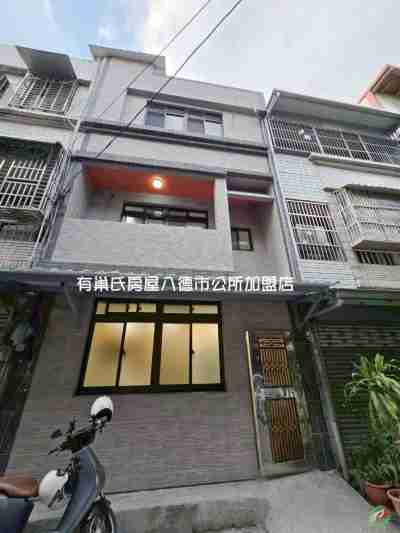 售桃園市平鎮區★★★東安國中生活圈星友街翻新整理透天透天1,098萬